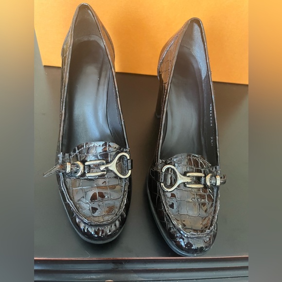 Stuart Weitzman Duplicate Brown Crocodile Pattern Patent Leather Pumps - SZ 7.5 - Picture 3 of 8